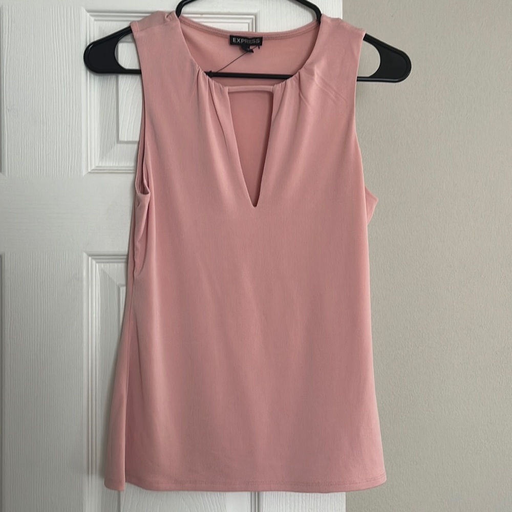 NWOT express keyhole top